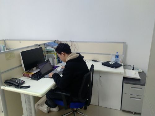 杨佩江同学正在进行全国赛