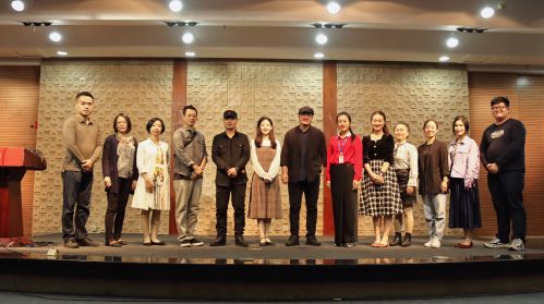 10领导老师嘉宾合照