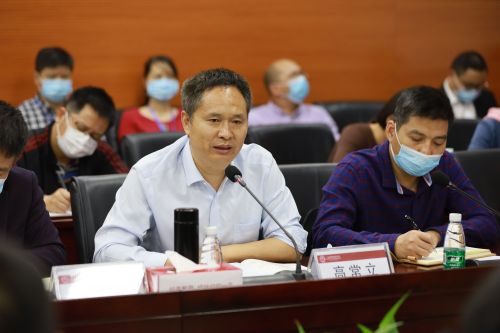 市教育局副局长高常立