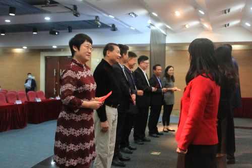 派发开工红包现场1