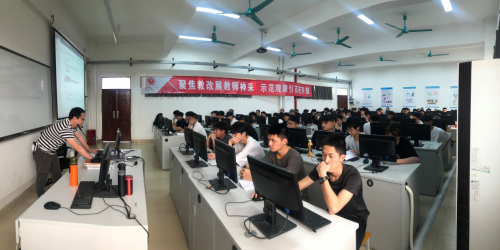 吴道君老师指导学生实操