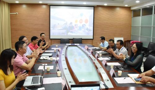 图一：捐赠仪式现场