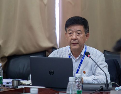 柴克生书记作学习报告
