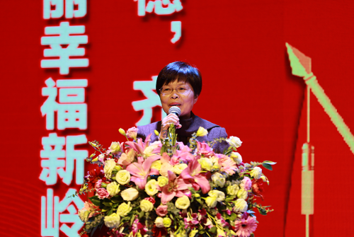 张杏处长作学校财务年度工作报告