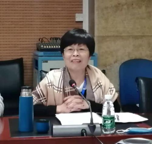 财务处张杏处长讲话