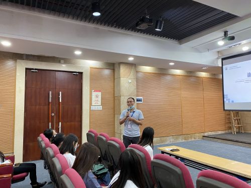 图3 郑小虎副院长现场鼓励