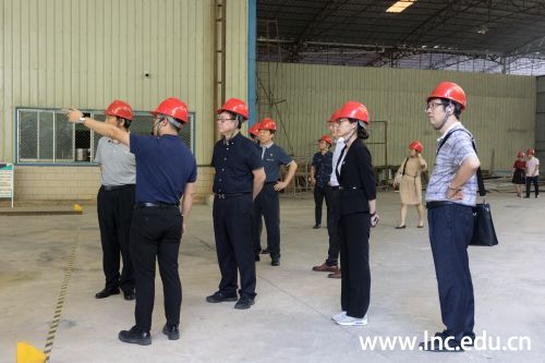 劳汉生校长一行参观城建职院“现代建筑技术职业技能公共实训中心”。