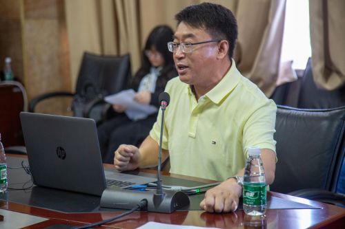 刘苍劲教授作辅助报告