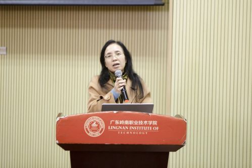 张爱国副校长鼓励师生