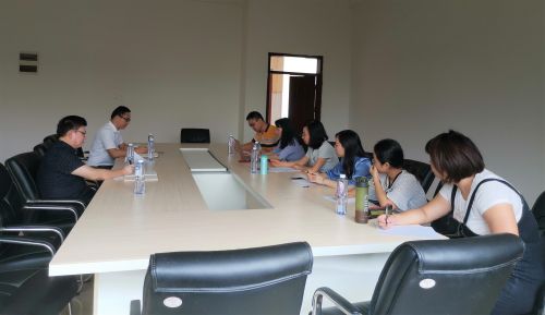 外语外贸学院党支部副书记范伟做工作汇报