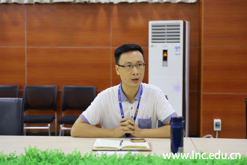 （学校党委副书记卜佳锐作总结发言）