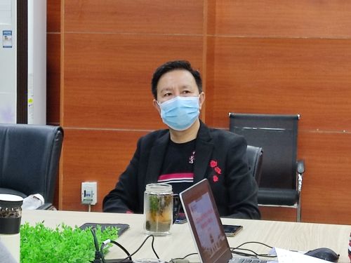 图三：李峻副校长做会议总结