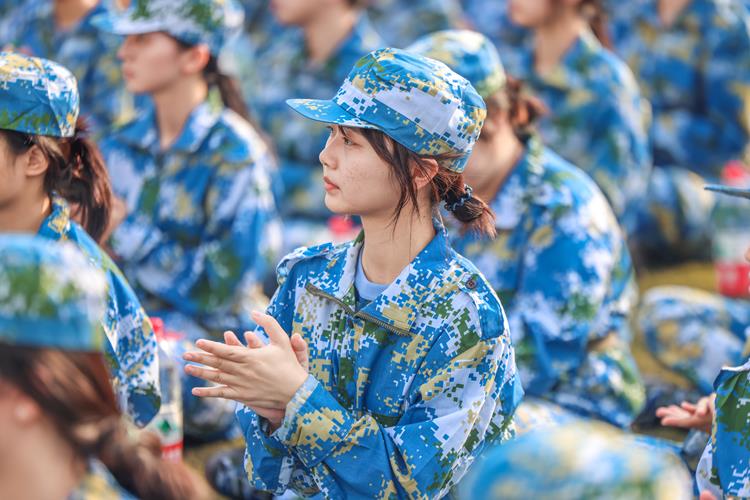 8e3e3b7b9d164ee38853feb029be2cc1.jpg 8e3e3b7b9d164ee38853feb029be2cc1.jpg