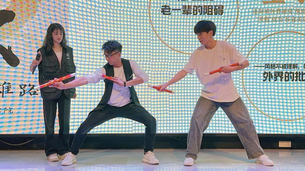 f2747c99d1d2ad5a10996139f874235