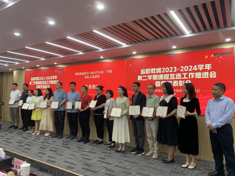 2476abccbbf0456f45dc2de2a0056f1