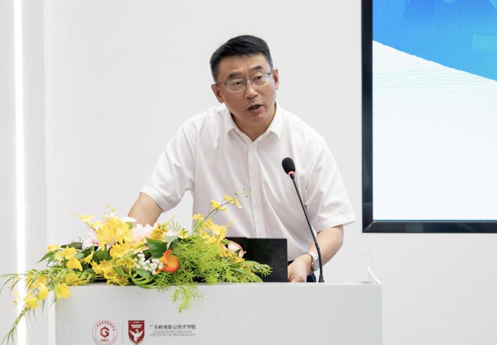 61324731a5356cd35291b2f8b90f320