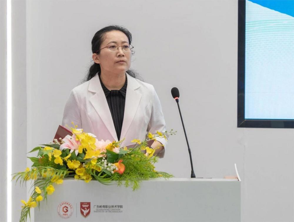 9929aaf3d5c4e0bf406fb6371b9411e6