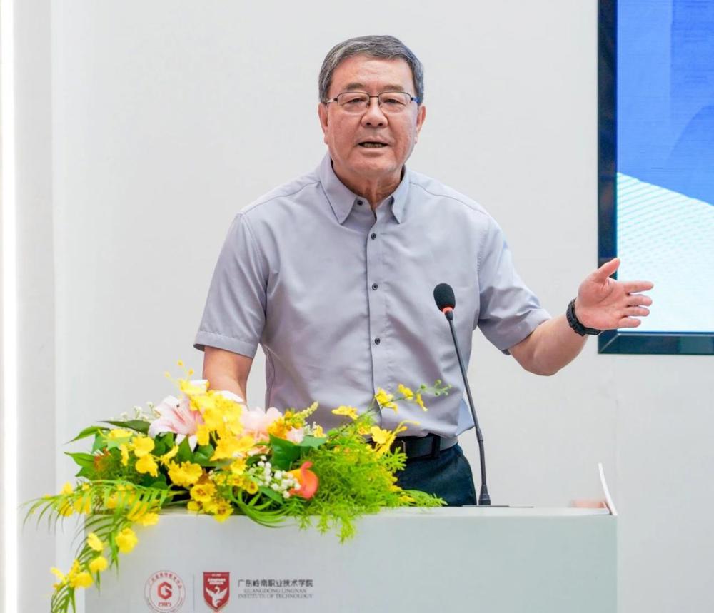 5541957164e33317522b0d6c2195a294