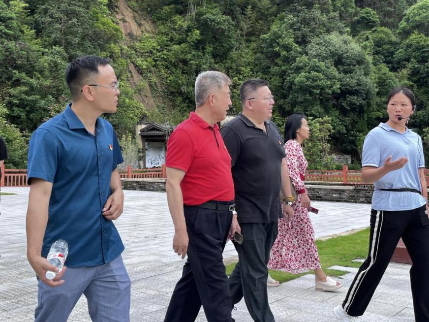 728f8b49bfd74f414c3f136c7019788