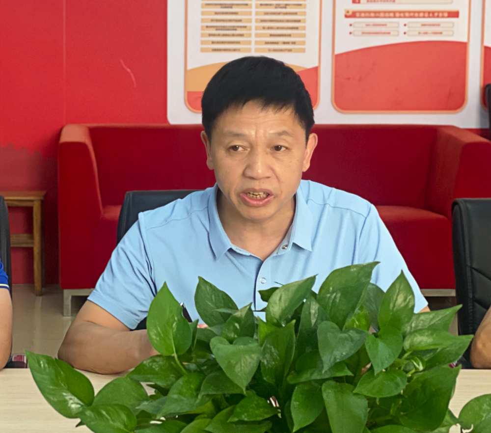 F:\102学院工作2\2425(1)\24-期中教学检查\学院收集\推文\1105提升质量 教学相长丨智能制造学院进行24-25学年第一学期期中教学检查调研与座谈会召开\图2.张于贤院长作汇报.png