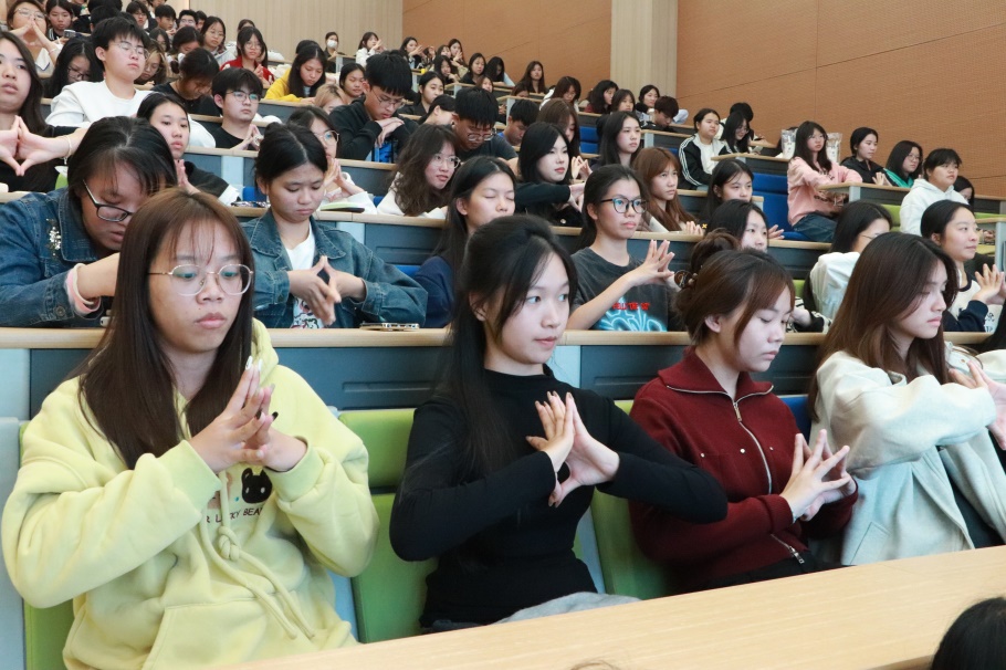 C:\Users\Administrator\Documents\WeChat Files\wxid_85bwtrqmtzz922\FileStorage\Temp\18e241e0da6624dfbd9b1d18df7cedb.jpg