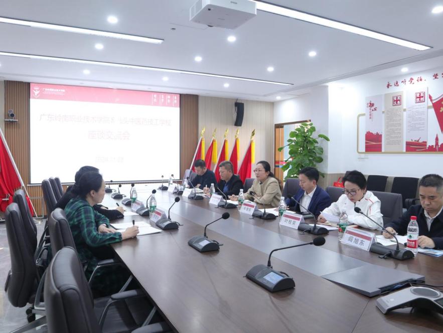 2be37d8d13984c2dec85fb364447154