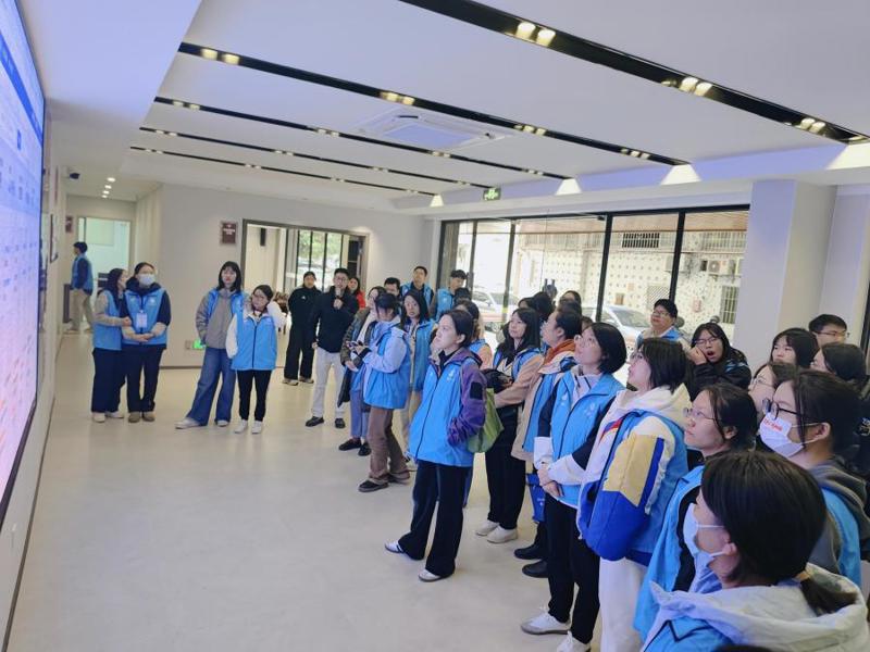 12-2参观清远市民政综合服务指导中心，深入交流民政业务