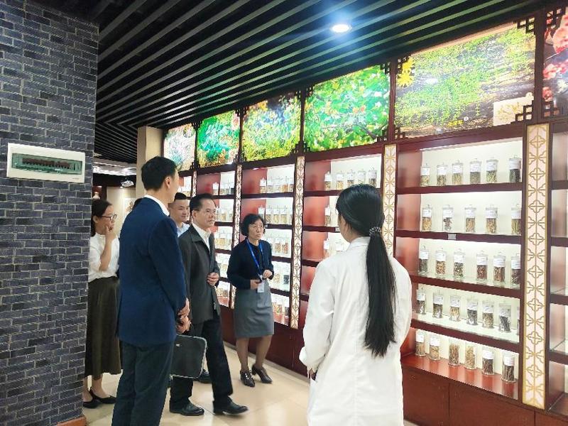 图7－参观标本馆