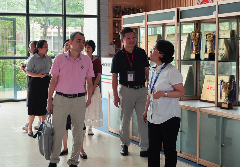 C:\Users\海绵宝宝\Desktop\2025.6.4广东肇庆航空职业技术学院来访(1)\2025.6.4广东肇庆航空职业技术学院来访\药学楼\DSO05339.jpgDSO05339