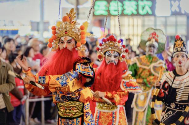 C:/Users/Administrator/Desktop/文交会报账/新闻稿照片/图1：岭南英歌队助力第十三届清远鸡文化旅游嘉年华.jpg图1：岭南英歌队助力第十三届清远鸡文化旅游嘉年华