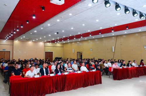 学校举办树立和践行正确政绩观学习教育第二期读书班暨党委理论学习中心组（扩大）学习会