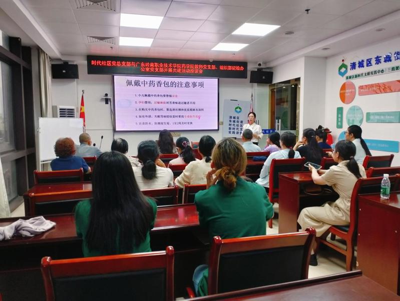 7ce51552ecc11eba1303c9bd56bf205