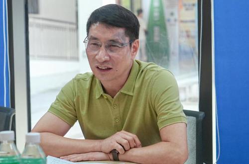 党委书记黄志泉深入党委学生工作部（处）、党委武装部、团委调研