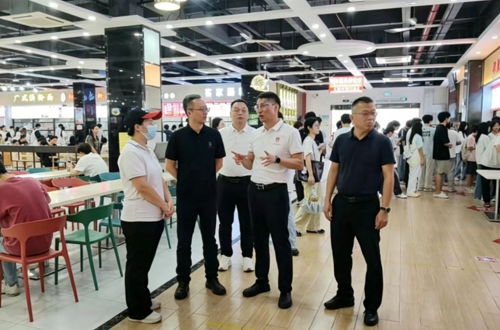 党委书记黄志泉走进第三食堂开展陪餐活动