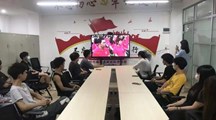 明德书院师生观看庆祝大会