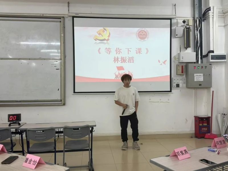 63a03ebaf9769bce5bf10125b8105918