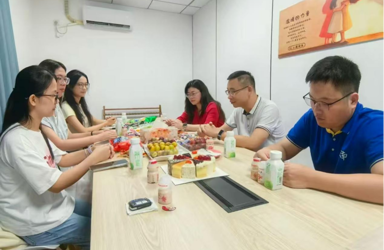 校党委副书记、纪委书记李浩出席马院教师节茶话会