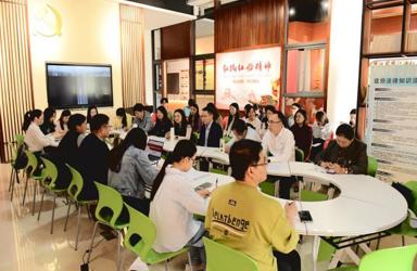 马克思主义学院直属党支部召开2025年度组织生活会 暨民主评议党员工作会议