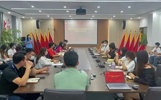 青言青语| 校团学干部持续热议党的二十大精神