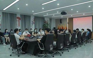 我校召开《习近平与大学生朋友们（第二辑）》学习交流分享会