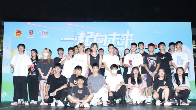 4004931cf43744b19acbfcecc0cae356.Png