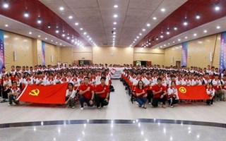 开学季 | 以心迎新，这群志愿者太酷啦！
