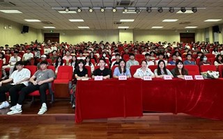 我校开展“就业传帮带·师兄师姐面对面”主题团日活动