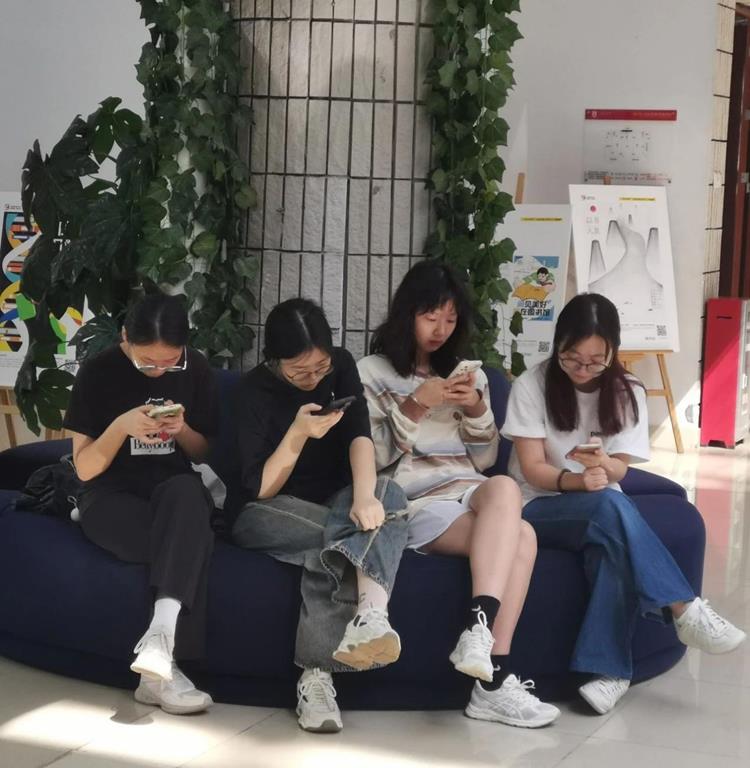 fe1678e0f144457e9e7ada23a8d06547.Jpeg