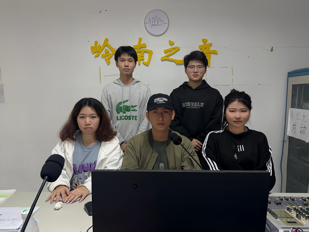 合照欧阳锡