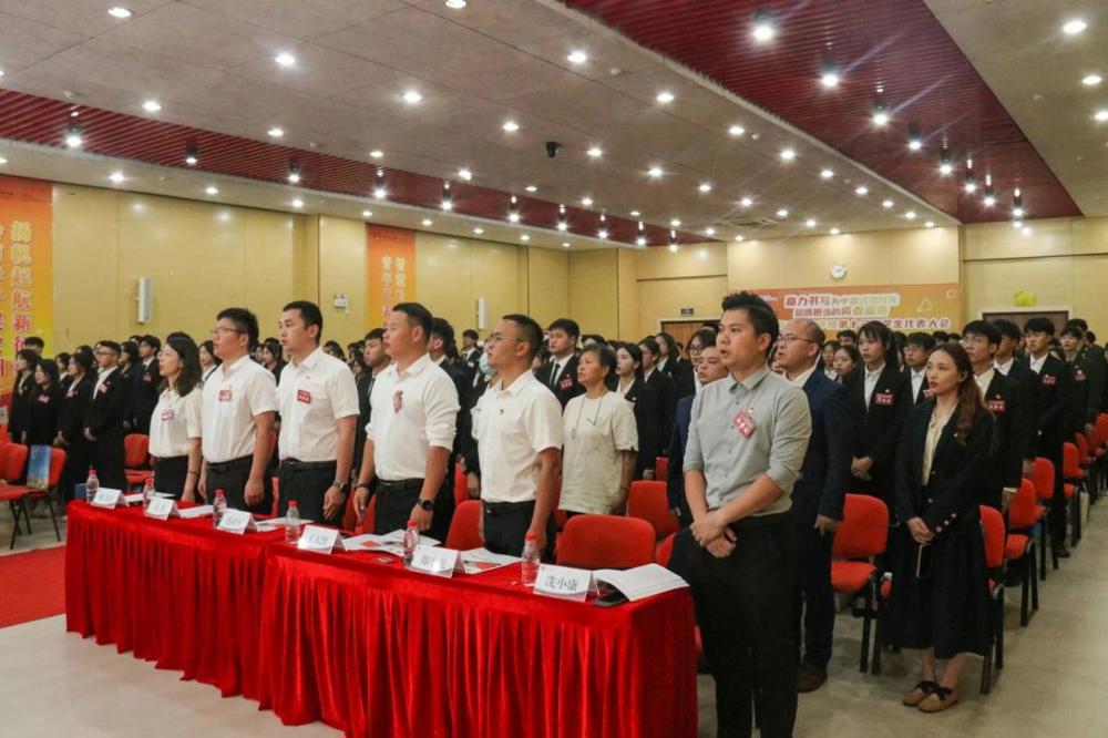 c9ecf8e4ee174df0dac1ace1d650e939