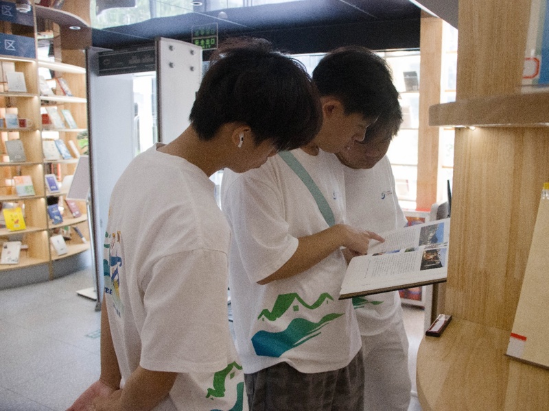 ad2497b777284bb2a9d072edd3a78de2.jpg