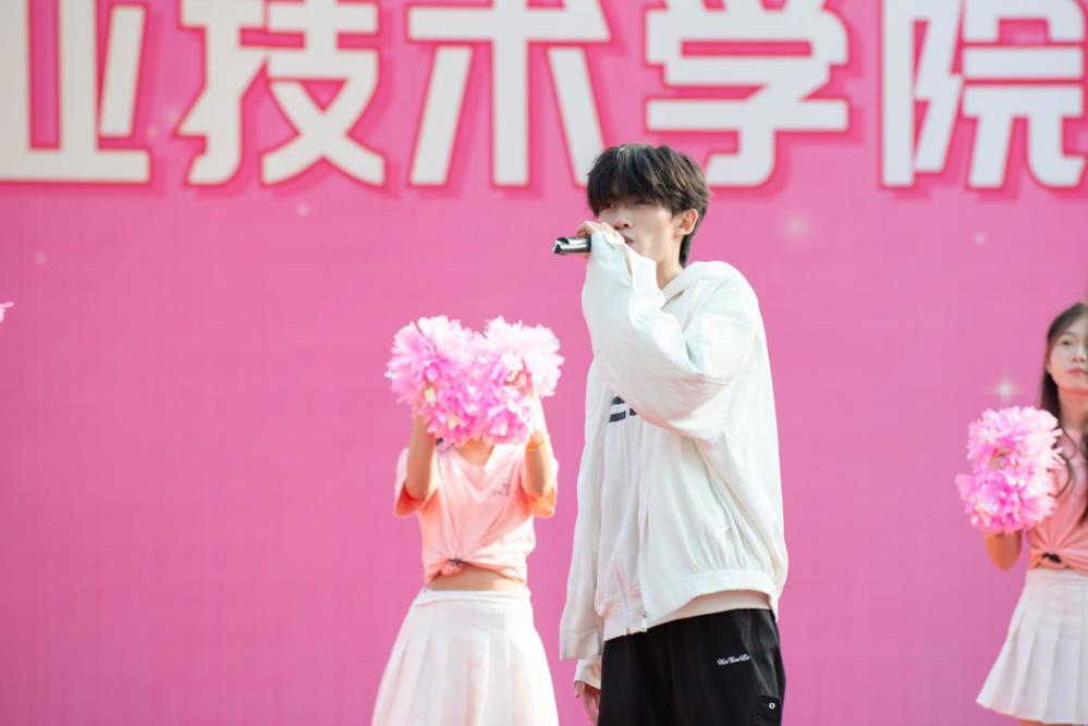 C:/Users/14745/Desktop/配图/未命名导出/20.jpg20