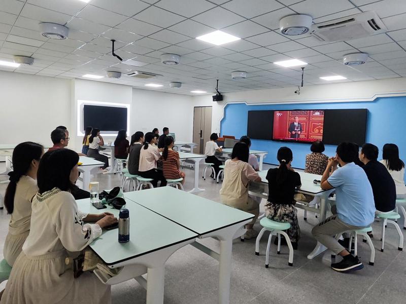 09c0905f3881af71f36d3c6f41b3c98