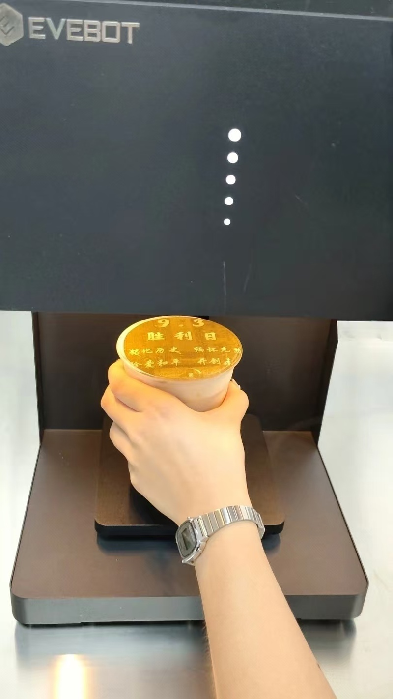 图片包含 室内, 桌子, 小, 电脑

AI 生成的内容可能不正确。